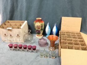 Miscellaneous glass - a pair of Murano style fish vases, a boxed set of Veltins goblets, a boxed set