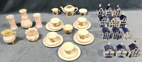 A Wadeheath Disney Snow White and Seven Dwarfs childrens teaset; twelve KLM delft miniature house