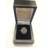 9ct gold moonstone cabochon ring, size S½