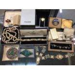 Group of vintage costume jewellery