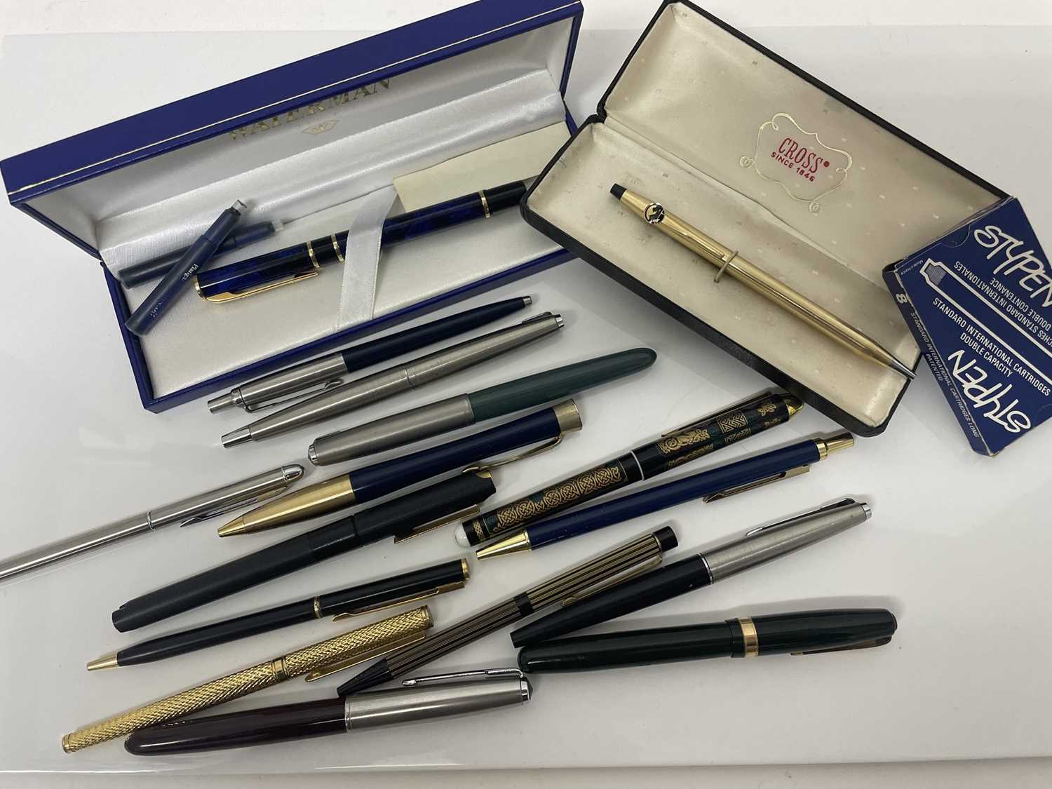 Mixed group of pens to include Waterman, Cross, Sheaffer, Parker and others (16)