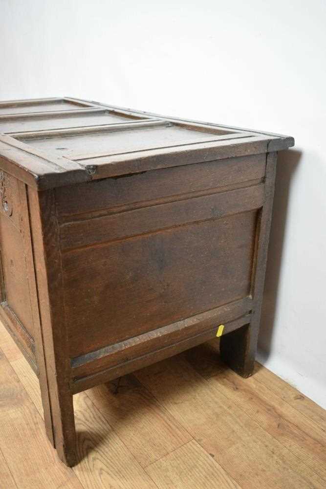 18th century carved oak coffer - Image 2 of 5