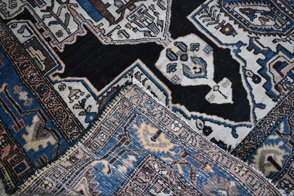 Persian rug - Image 2 of 3