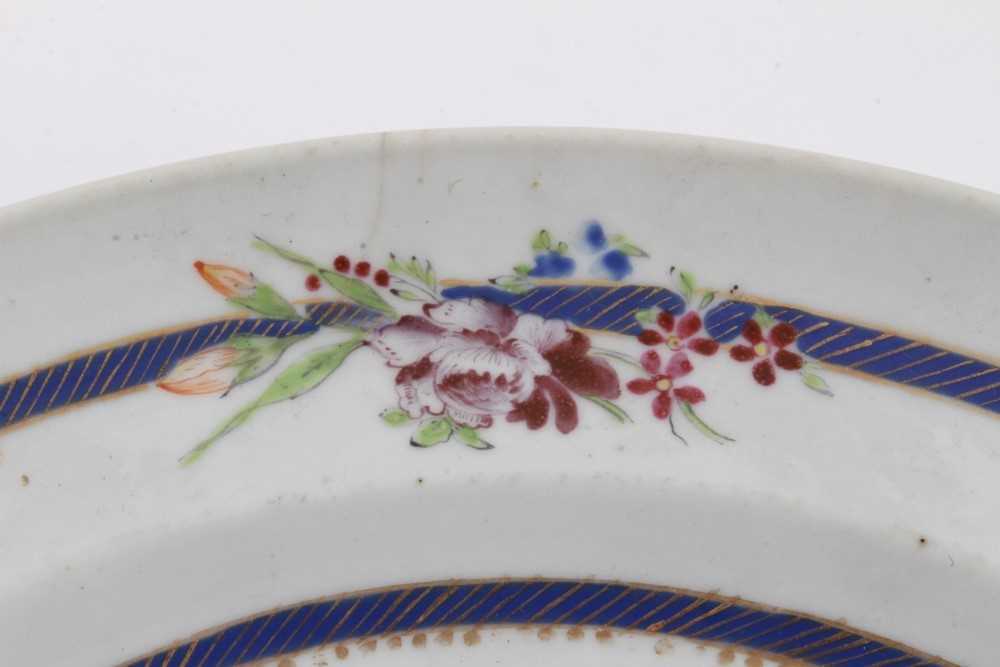 Set of four Chinese export porcelain plates - Image 6 of 7