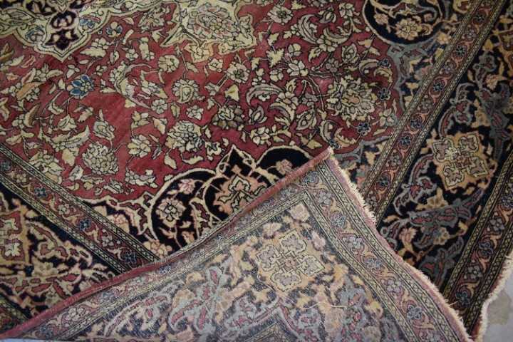 Antique Persian rug - Image 2 of 10