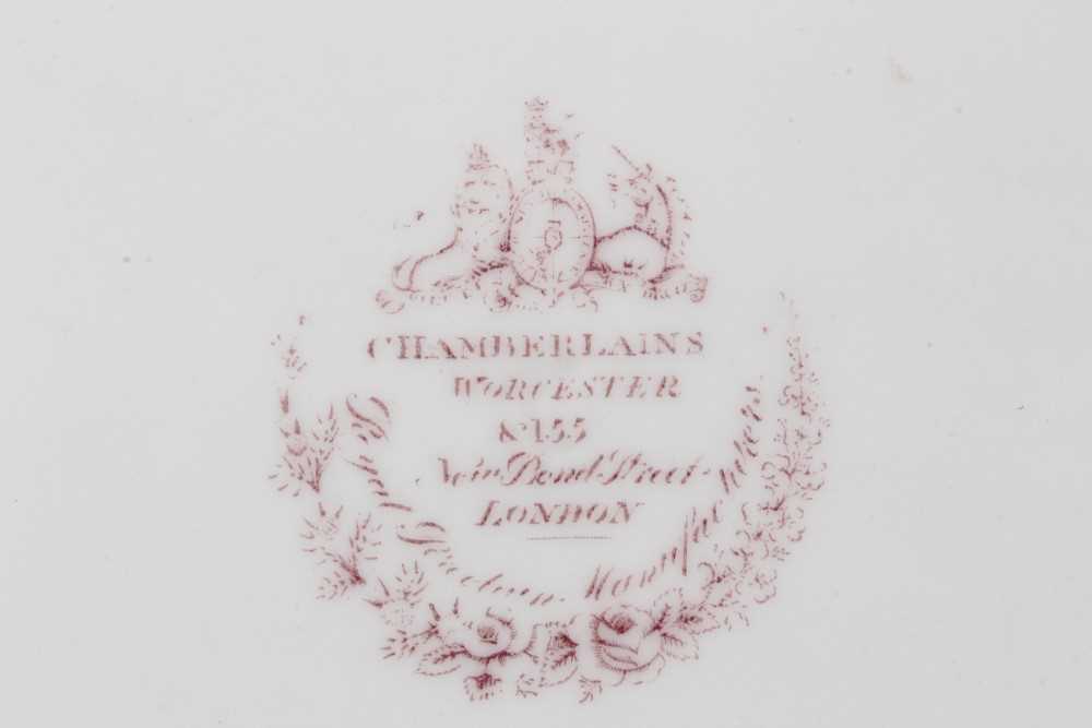 A Chamberlain's Worcester armorial plate - Image 5 of 5