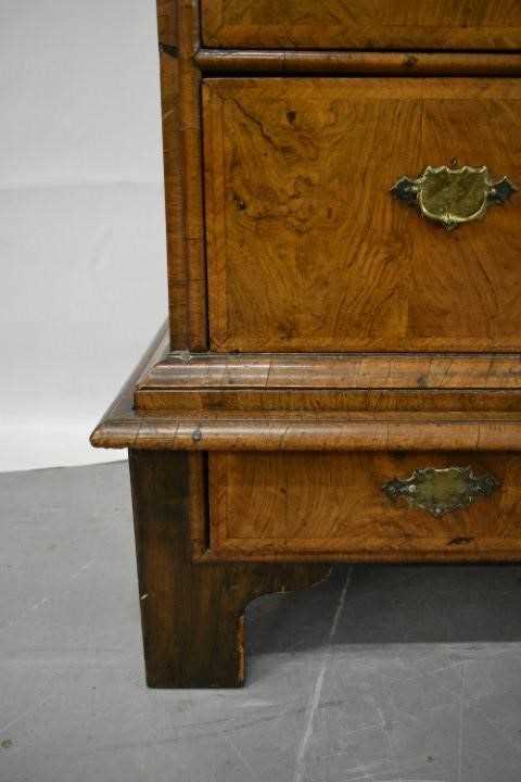 Early 18th century walnut and feather banded chest on stand - Image 7 of 10