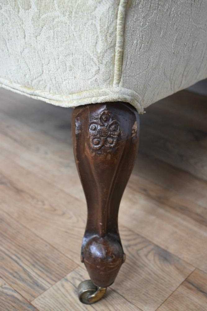 George II style wing armchair, on carved legs and castors - Image 6 of 7