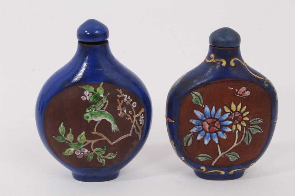 Small collection of Chinese ceramic and glass snuff bottles, together with a Chinese bronze figural - Image 4 of 10