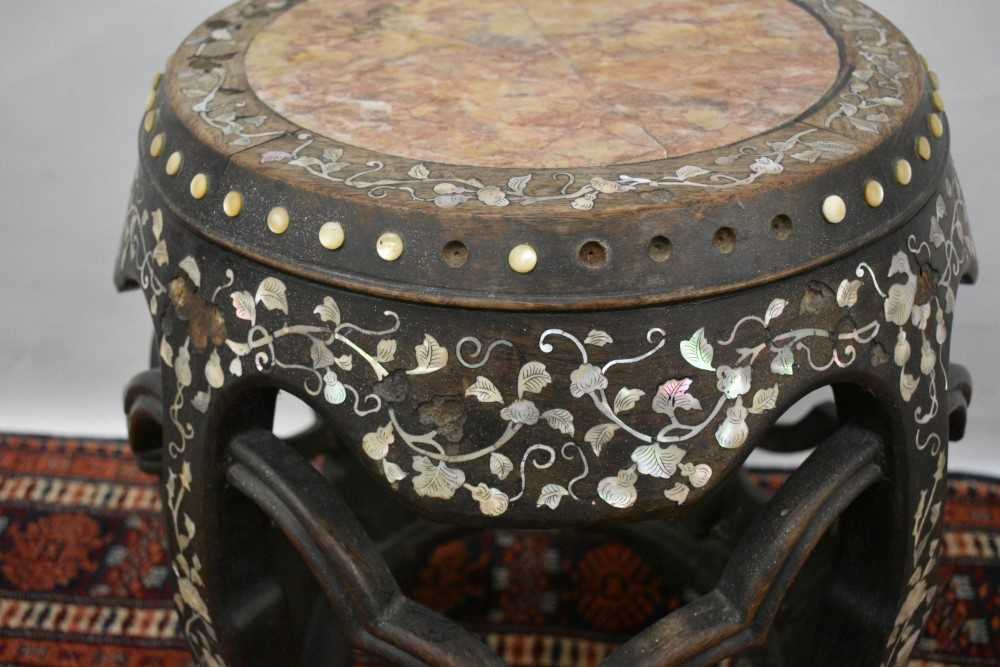 19th century Chinese garden seat with marble top and mother of pearl inlay - Image 4 of 9