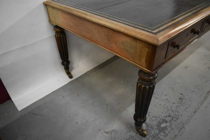 Large 19th century library table on reeded supports and castors - Image 3 of 13