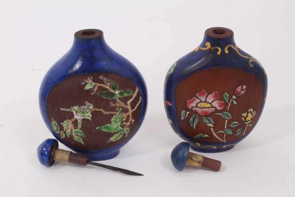 Small collection of Chinese ceramic and glass snuff bottles, together with a Chinese bronze figural - Image 5 of 10