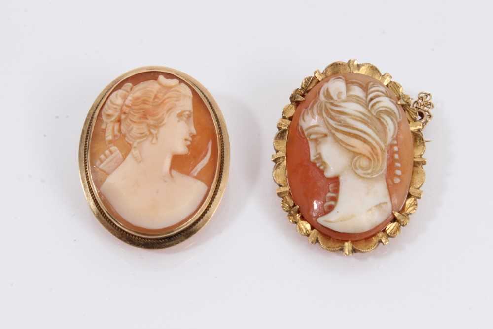 Group of cameo jewellery to include three gold mounted brooches, earrings and an antique cameo brace - Image 3 of 4