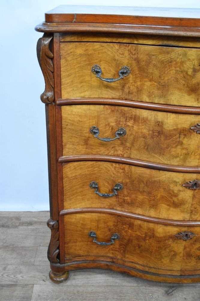 19th century Continental walnut serpentine chest of drawers - Image 6 of 12
