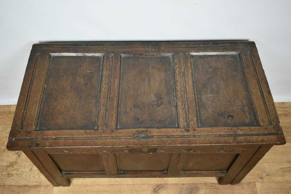 18th century carved oak coffer - Image 4 of 5