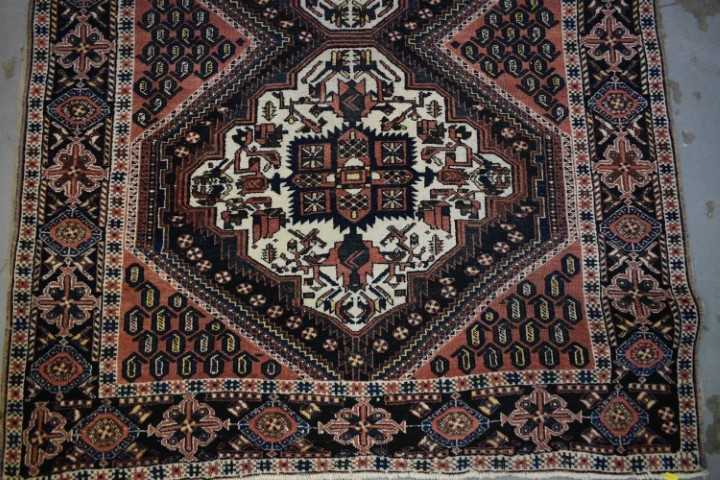 Persian rug - Image 2 of 4