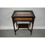 Early 20th century Chippendale revival mahogany bijouterie table