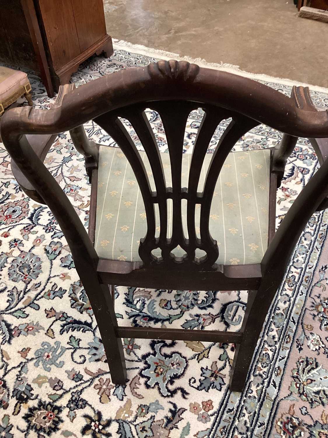 Set of six Hepplewhite style mahogany dining chairs, each with arched pierced splat back and slip in - Image 7 of 9