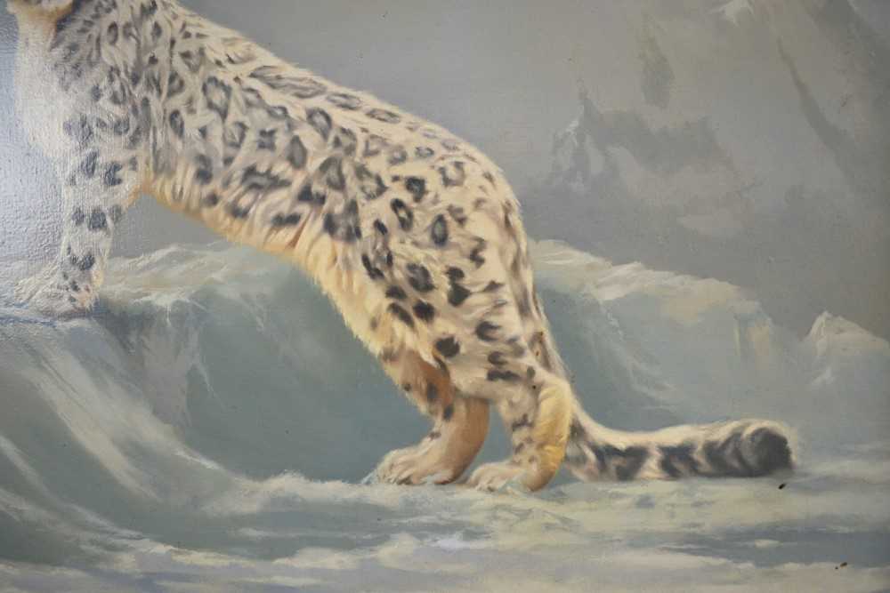 Leonard Pearman (1912-2002) oil on canvas - Snow Leopard, signed, 65cm x 76cm, in gilt frame - Image 4 of 6