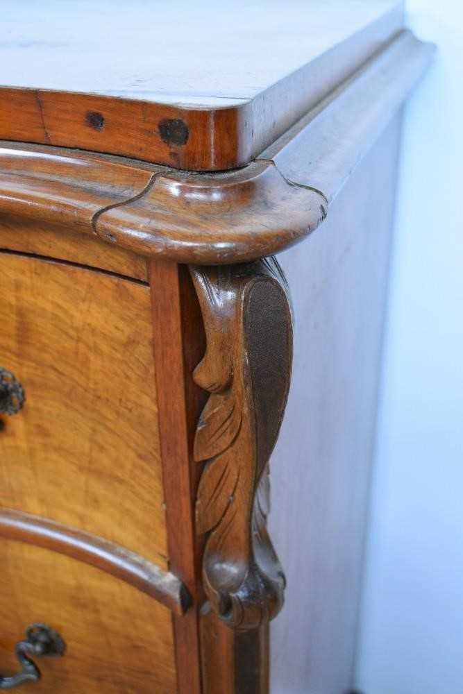 19th century Continental walnut serpentine chest of drawers - Image 7 of 12