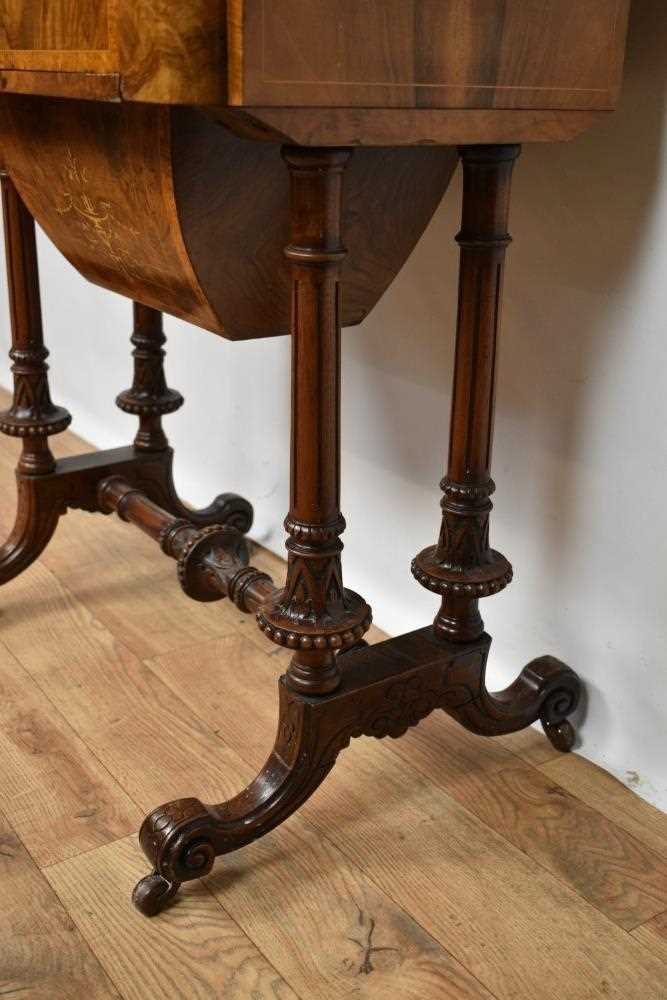 Mid Victorian figured walnut work/games table - Image 4 of 10