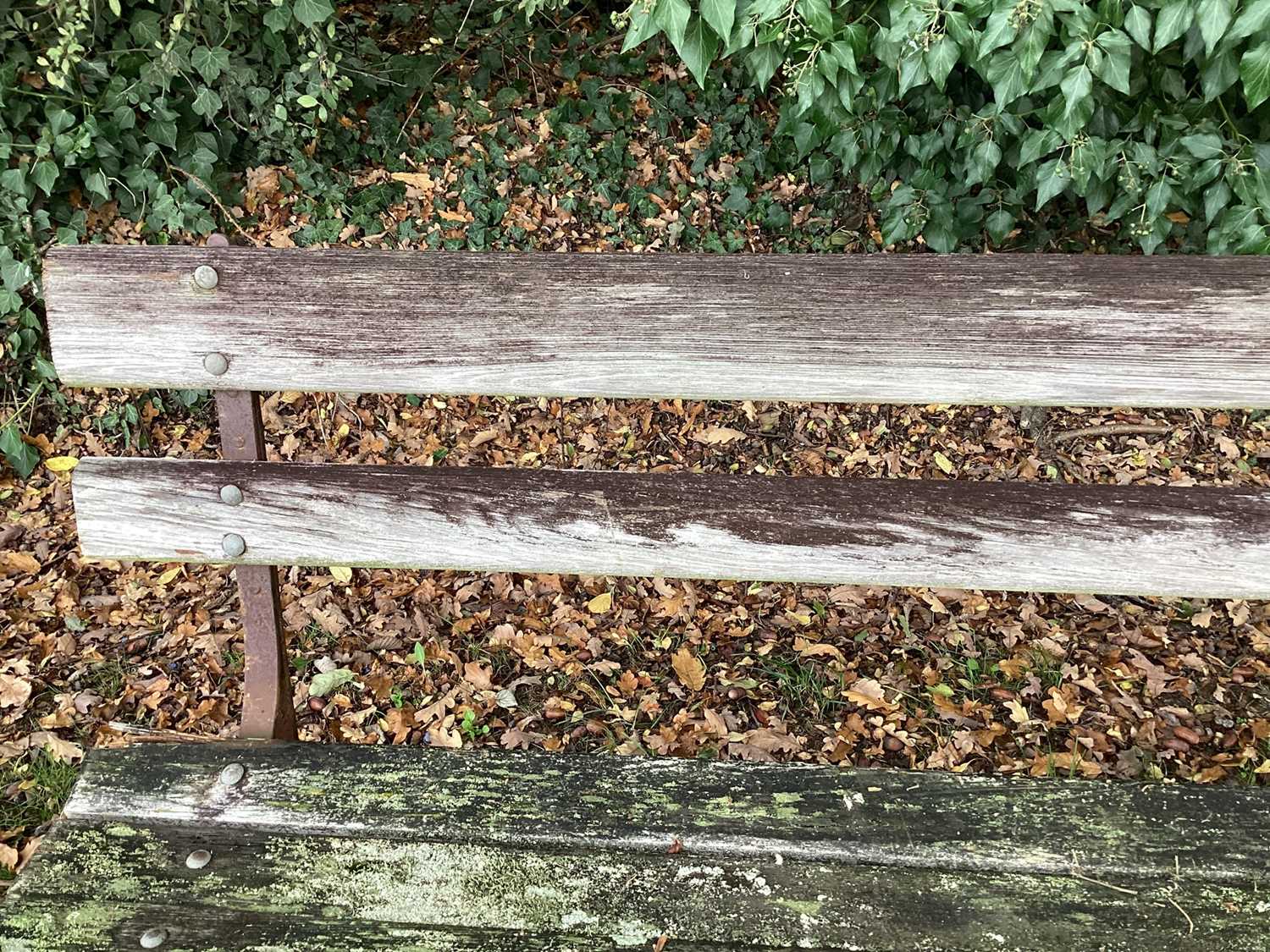 Set of three very long antique slatted and cast iron benches, on scrolled supports, 245cm long - Image 4 of 20