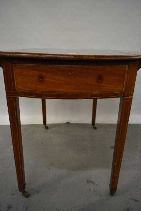 George III mahogany and satinwood cross banded oval Pembroke table with drawer on inlaid square tape - Image 2 of 8