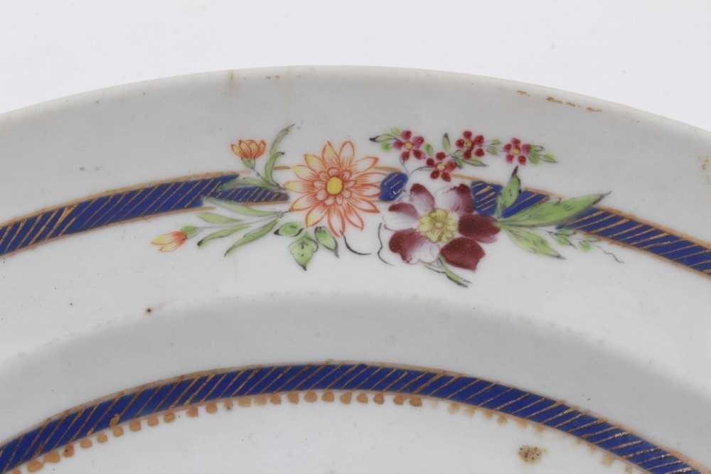 Set of four Chinese export porcelain plates - Image 7 of 7