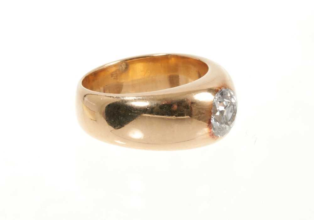 Diamond gypsy ring with an old cut diamond estimated to weigh approximately 1.15cts in rub-over gold - Image 2 of 5