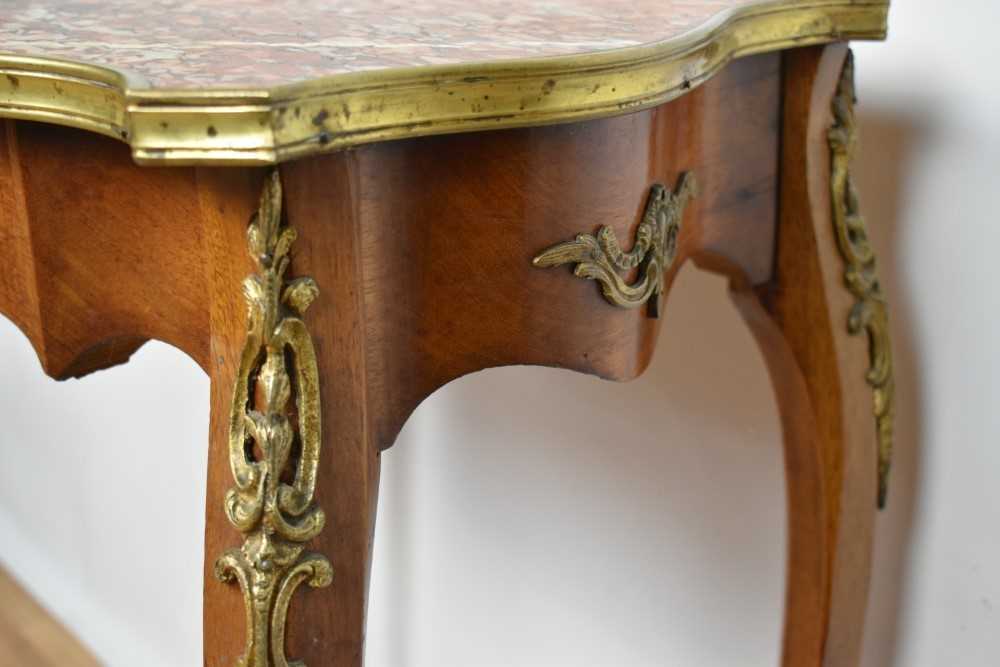 Continental walnut and gilt metal mounted marble topped side table, of serpentine form on slender ca - Image 4 of 5