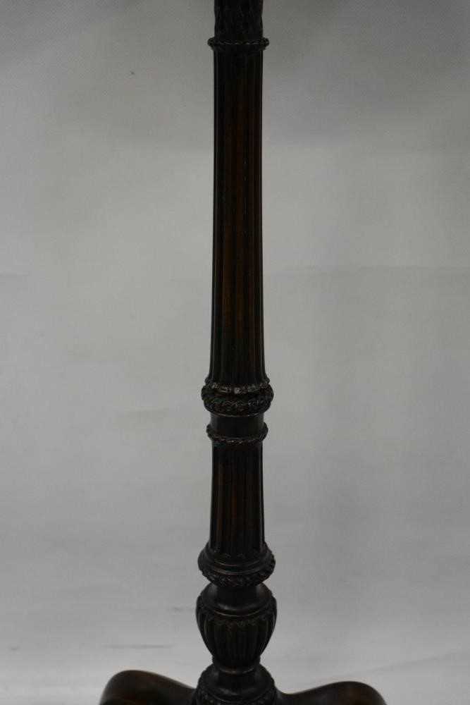 George III style mahogany tripod lamp table - Image 5 of 6