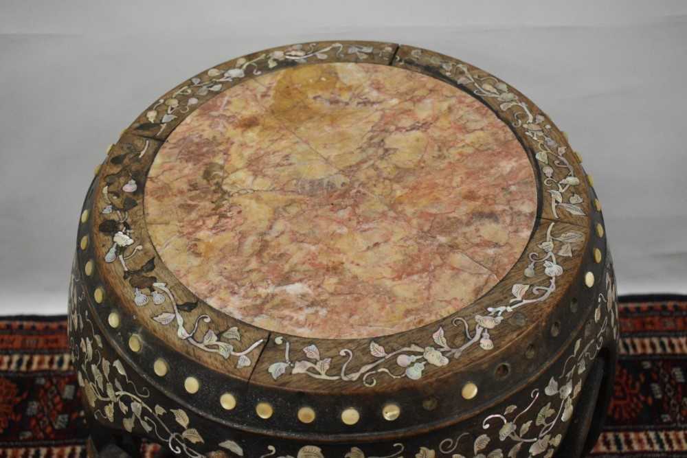 19th century Chinese garden seat with marble top and mother of pearl inlay - Image 3 of 9