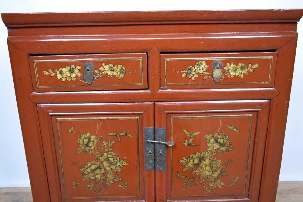 Chinese lacquered cabinet, with projecting top and side drawer, with two short drawers and cupboard - Image 7 of 10