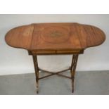 Good quality Edwardian satinwood work table with sliding reversible top with velvet lined interior o