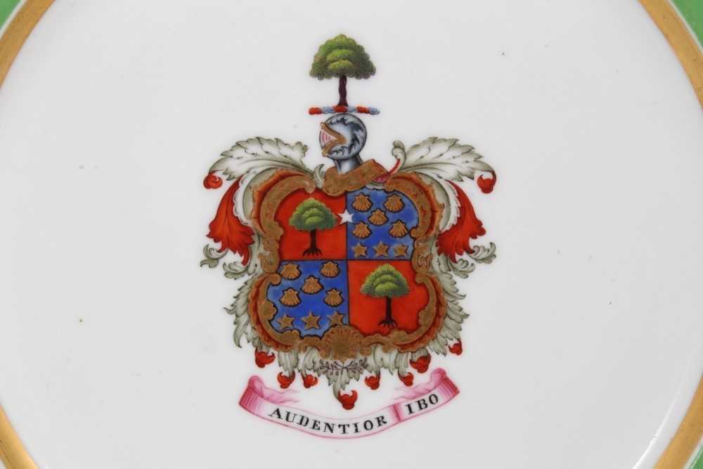 A Chamberlain's Worcester armorial plate - Image 2 of 5