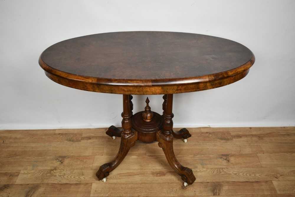 Victorian walnut oval loo table