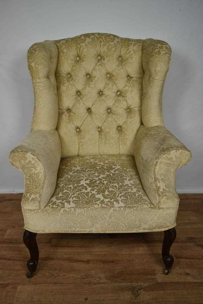 George II style wing armchair, on carved legs and castors - Image 5 of 7