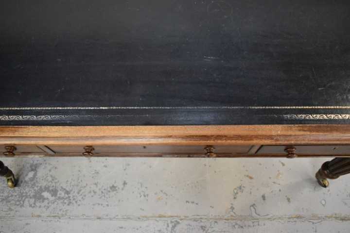 Large 19th century library table on reeded supports and castors - Image 6 of 13