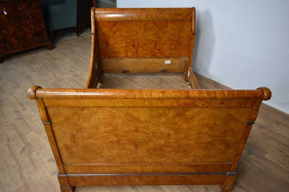 19th century Continental satin birch sleigh bed - Image 4 of 7