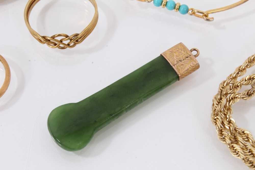 Gold mounted green nephrite pendant, 18ct gold oval brooch mount, 22ct gold wedding ring, yellow met - Image 3 of 5