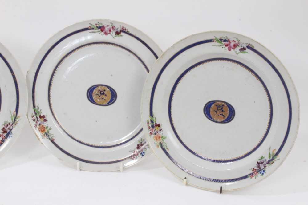 Set of four Chinese export porcelain plates - Image 3 of 7