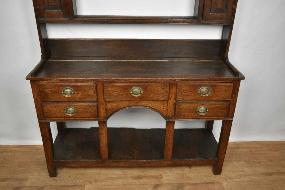 George III oak high dresser - Image 2 of 6