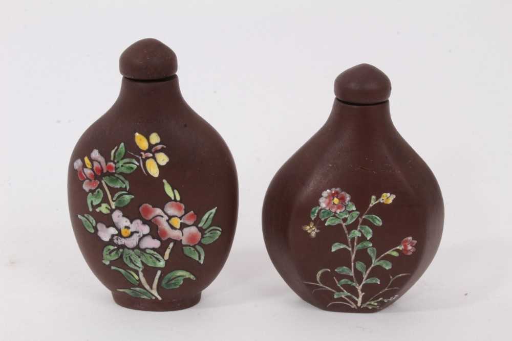 Small collection of Chinese ceramic and glass snuff bottles, together with a Chinese bronze figural - Image 6 of 10