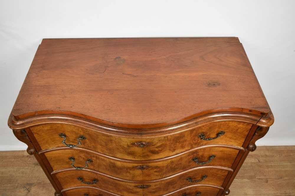 19th century Continental walnut serpentine chest of drawers - Image 5 of 12