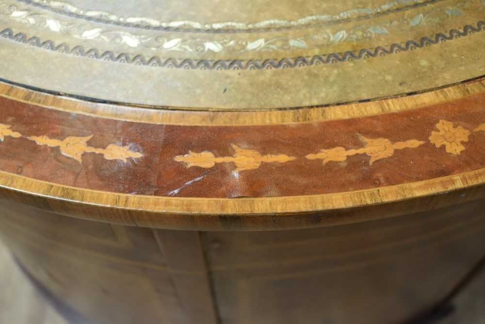 Edwardian style mahogany and marquetry inlaid kidney shaped desk - Image 9 of 21