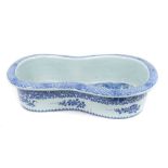 Chinese porcelain bidet, 60cm x 37cm