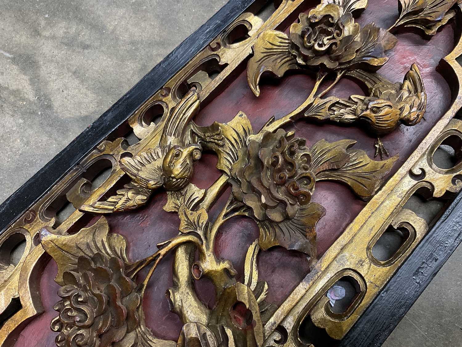 Old Chinese carved wood and lacquered panel - Image 3 of 3