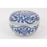 A Chinese blue and white porcelain pot and cover, decorated with foliate patterns