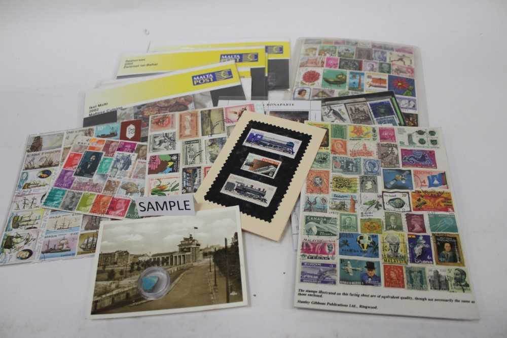 Stamps GB and World selection in stockbooks, mint and used, ideal for thematic issues and banknotes - Image 5 of 8