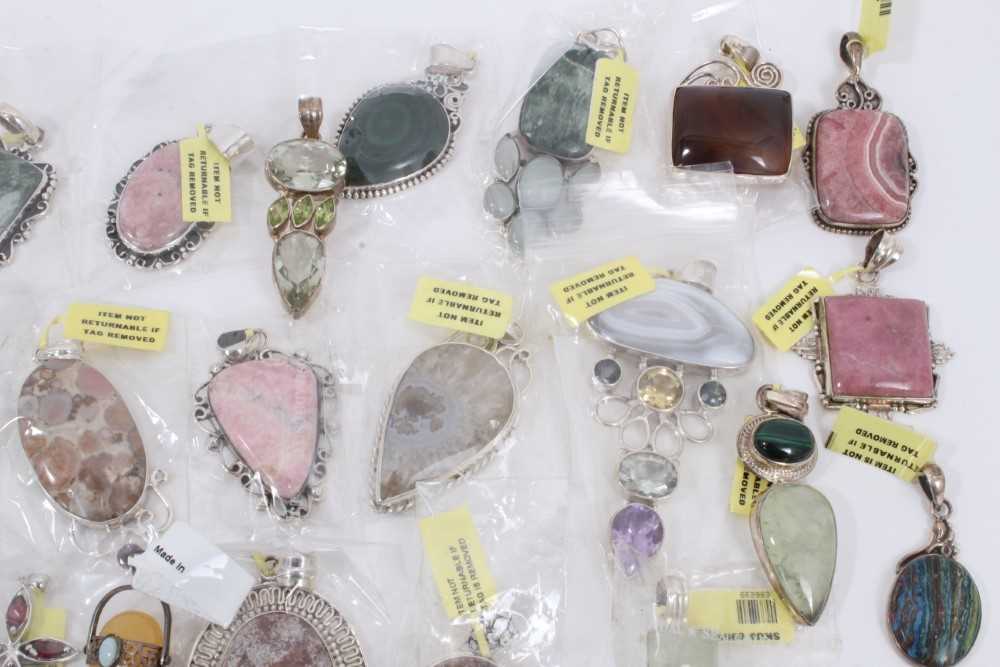 Collection of silver mounted semi precious stone pendants - Image 3 of 5